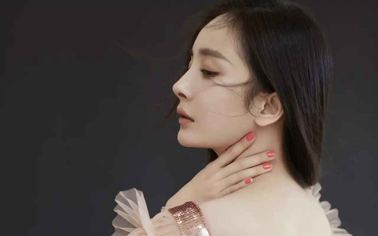 杨幂酷美性感高清桌面壁纸_大陆明星_壁纸下载_美桌网