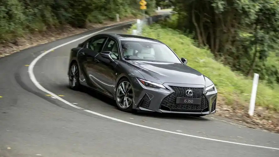 2021款雷克萨斯is350fsport壁纸