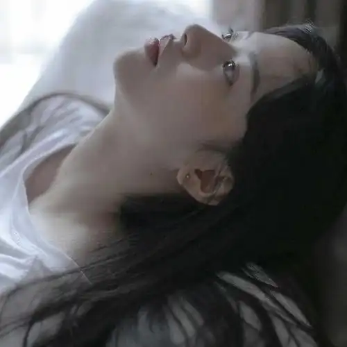 侧颜杀,侧颜女孩头像!燕无双!