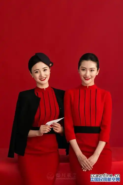 民航聊手丨川航空乘制服换新啦,还有这些航司空乘制服也超好看!