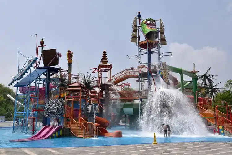 原创戏水冲浪过山车东北最大的游乐场沈阳热高乐园燃爆你的夏日激情