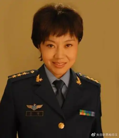 有军衔的6位女明星董洁8年军龄被骂不配金星9岁就入伍当兵