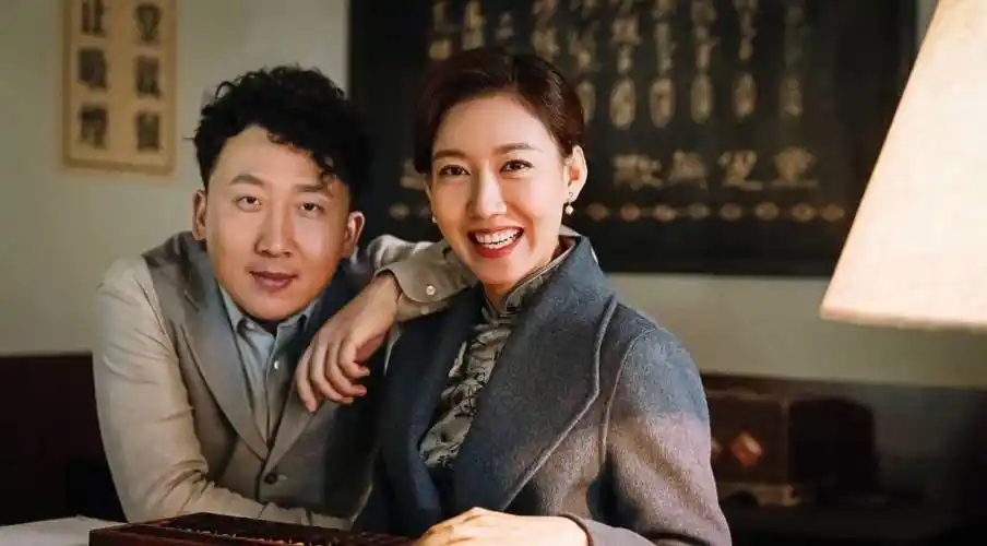 导演毛卫宁出品的谍战大戏《霞光》,在央视黄金档火热开播,演员李思博