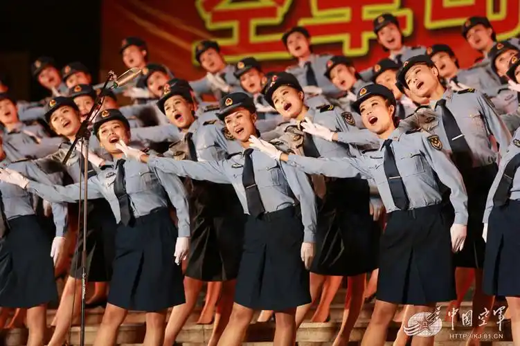 空司直属部队比歌喉漂亮女兵跳舞献唱