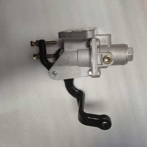 上海50刹车泵制动泵总泵拖拉机农机农用配件上海纽荷兰刹车泵总成