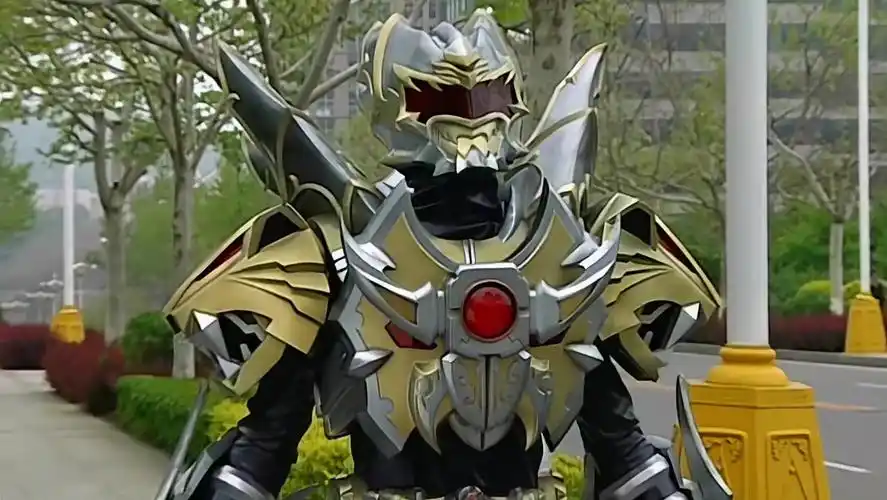 帝皇铠甲压迫感