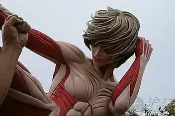 来源:爱奇艺发布时间:2017-09-1105:22「sizebox」女巨人入侵城市