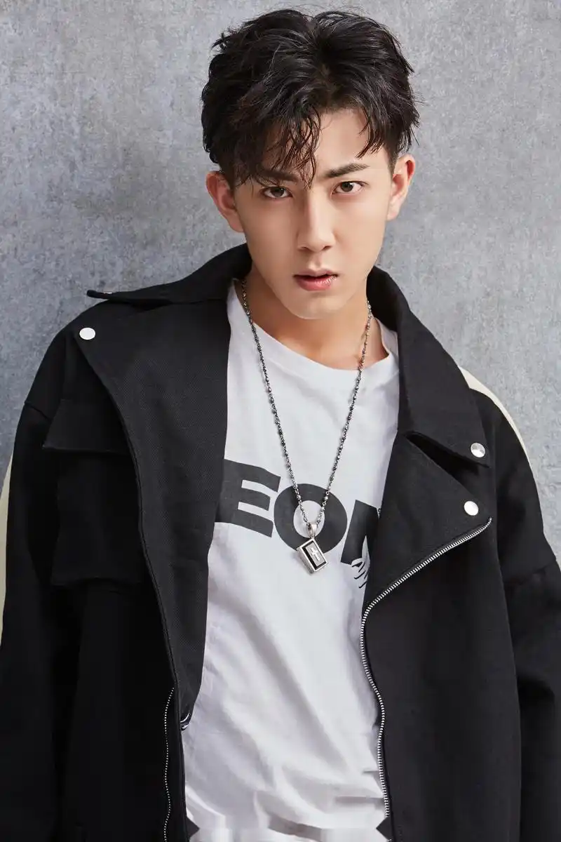 大家好,我是演员代云帆!