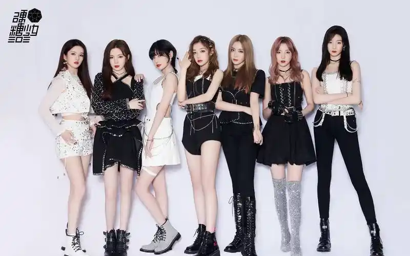 七女争波峰之硬糖少女303