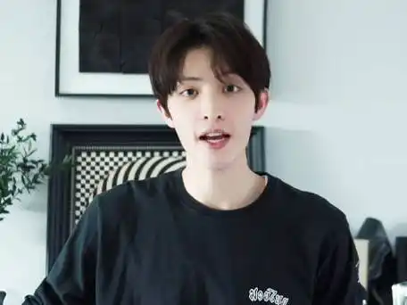 樱花掩落红尘雨"樱花飘飘掩落红尘雨 一眼望去满目是你"#王祖一独女君