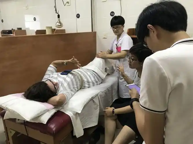 新华社点赞海宁"翟珠妹针灸":小小银针扎出"脱贫"大