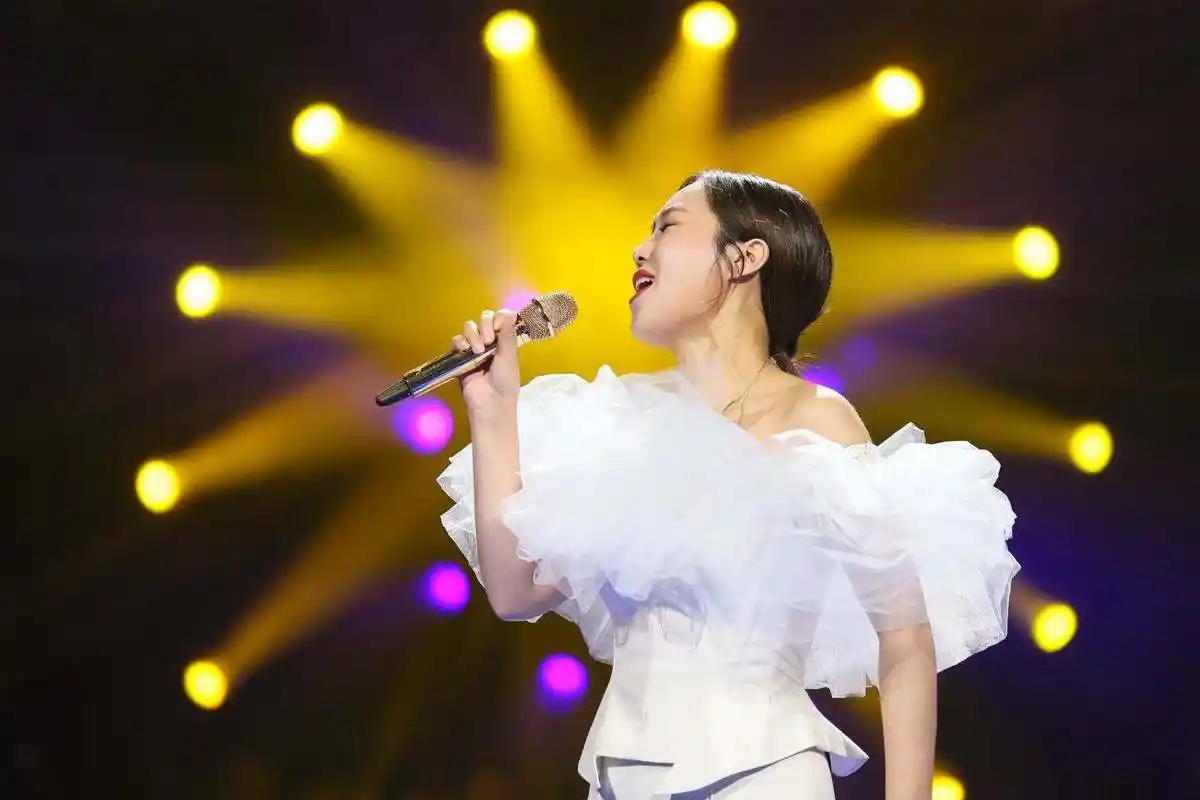 歌手云朵:在刀郎如日中天时,是如何被发现的