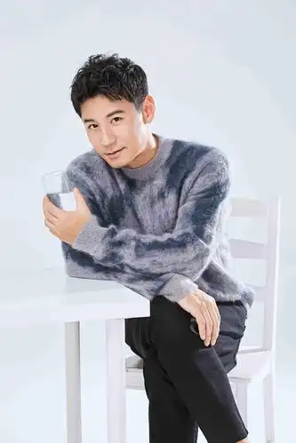 钱泳辰新写真曝光 慵懒造型似冬日暖阳_角色