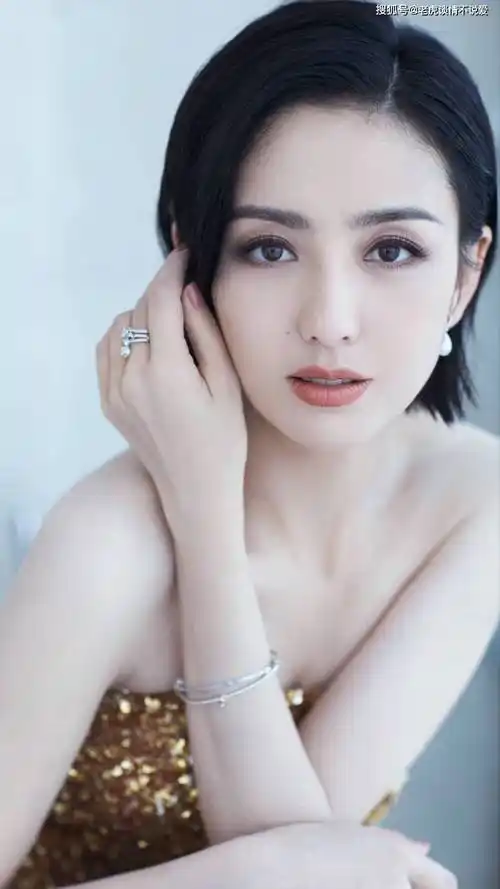 性感小虎牙-佟丽娅,这样的丫丫谁能不爱?