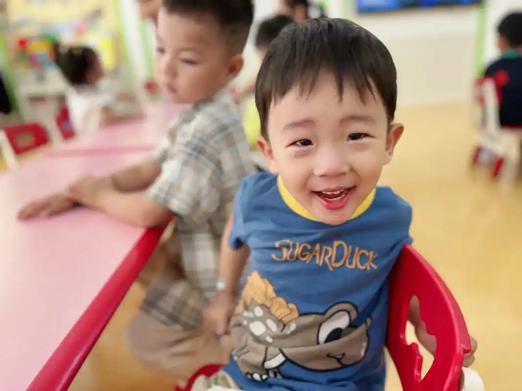 幼儿园小朋友.开学报名有几天了 照片都是前两天刚哭完的样子  - 抖音