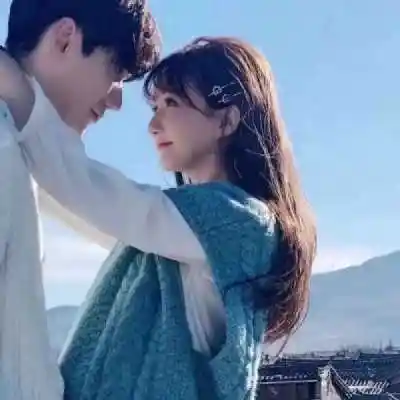 两张一对超甜亲密伴侣头像,情侣头像图片-回车桌面