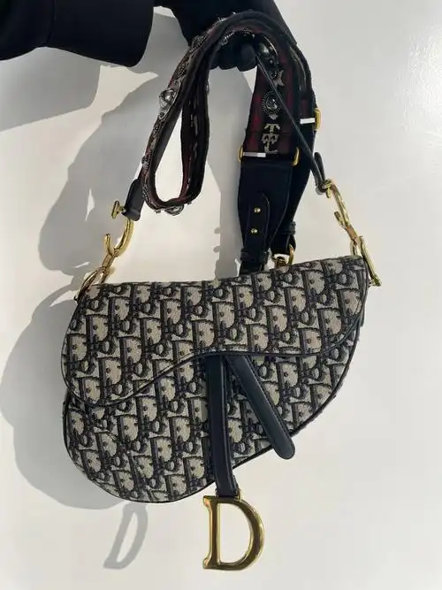 dior迪奥马鞍包中号带肩带一起出