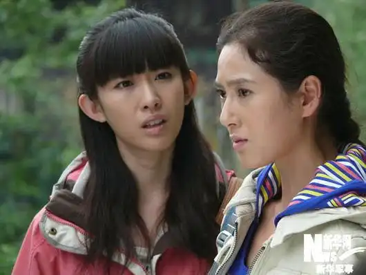 的思想与打扮,好像是从外星球掉到地球的小孩,她得到的礼物是一枝钢笔