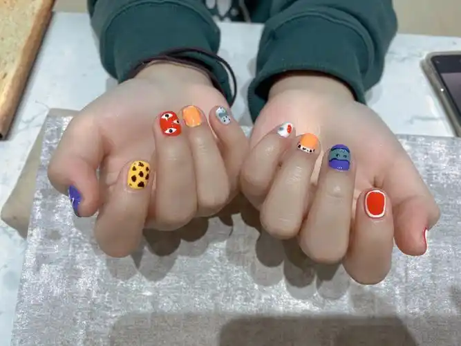 夏天短指甲美甲来咯