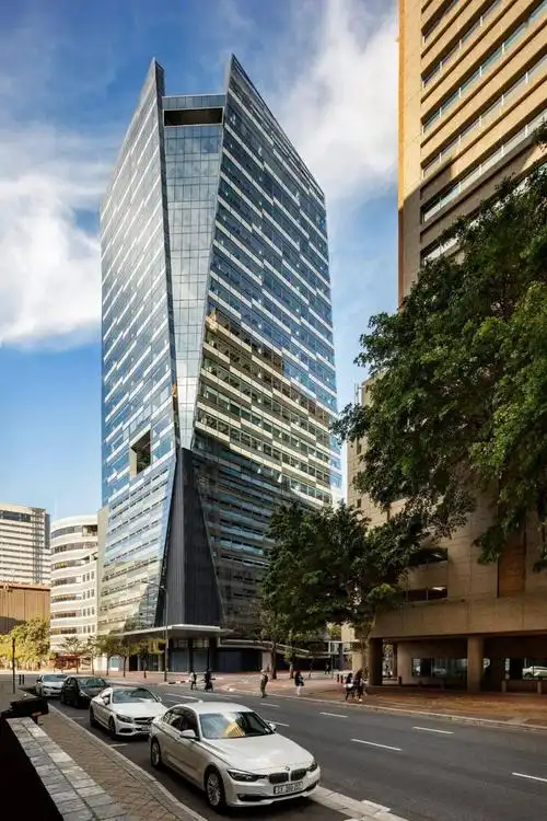 全玻璃幕墙办公大楼