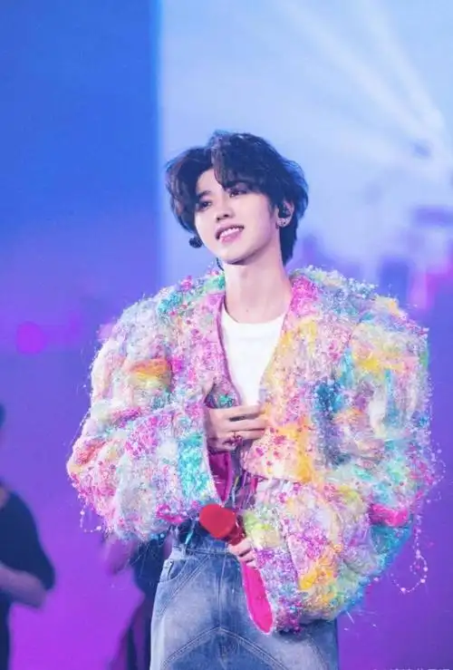 蔡徐坤巡演将如期举行 官方仍未回应c女士事件_微信科技新闻资讯