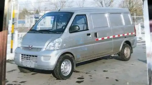 五菱荣光加长版厢式货车