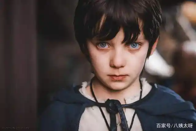 欧美最帅童星放飞自我!24岁像44岁,发胖邋遢差点认不出