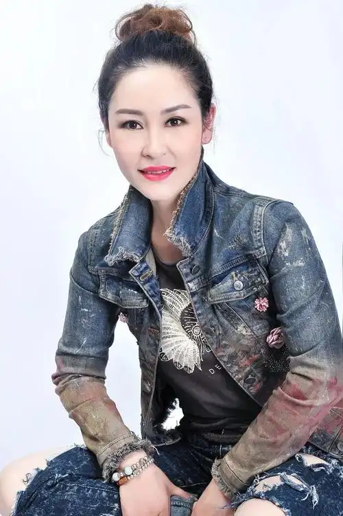 娜仁其木格最新mv相遇甜蜜温馨