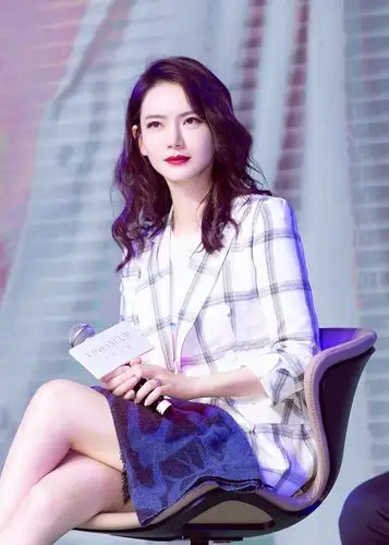 访谈环节环节,主持人分别邀请戚薇和我们finelycup梵妳卡波创始人魏钰