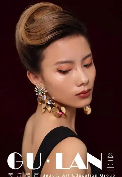 时尚大气的晚宴造型镇得住任何场合附视频