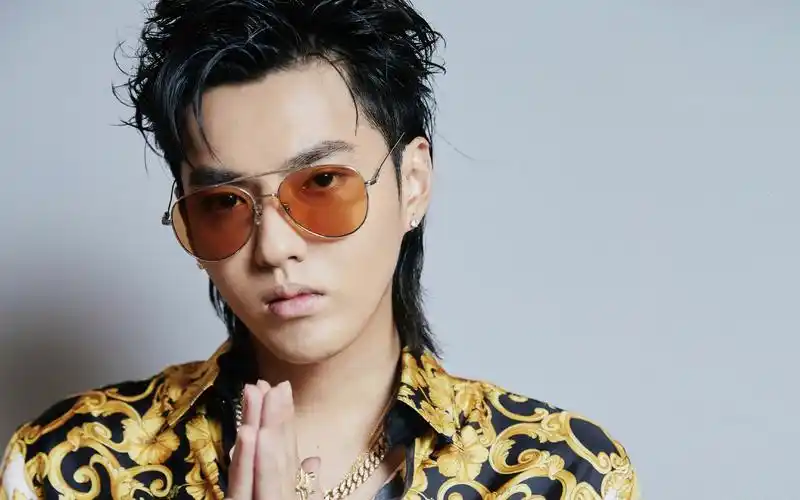 吴亦凡俊朗气质帅气图片桌面壁纸,大陆明星,歌手,帅气,吴亦凡,帅哥