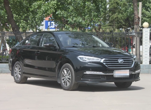 力帆820,整车造型焕然一新,呈现出更为年轻时尚的视觉效果