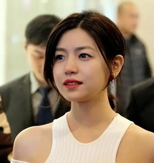 40岁陈妍希与32岁肖战演母子,相差8岁却演隔辈人|演员|朱茵|钟汉良