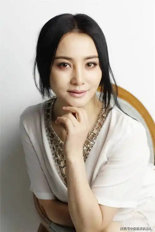 54岁陶红,真乃人间大蜜桃!仍旧饱满性感!_陶虹_女性_身材