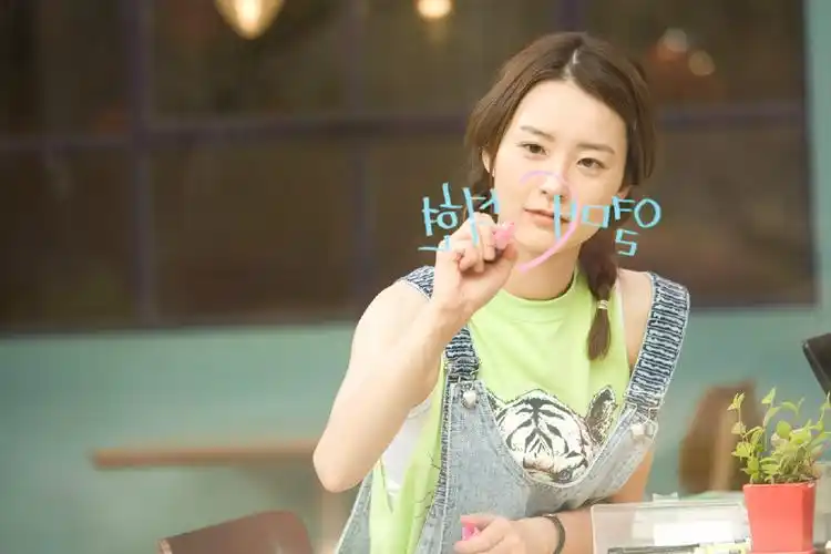 p>郑裕美(         ),1983年1月18日出生,韩国女演员.