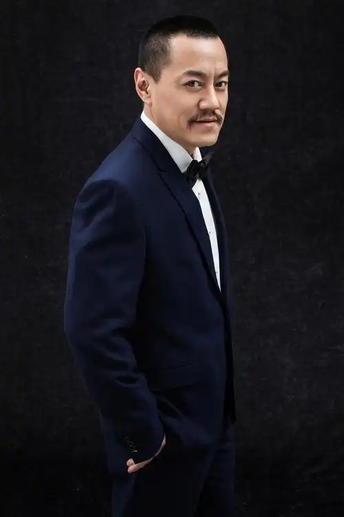 雪村新写真变潮流大叔 举手投足尽显雅痞范