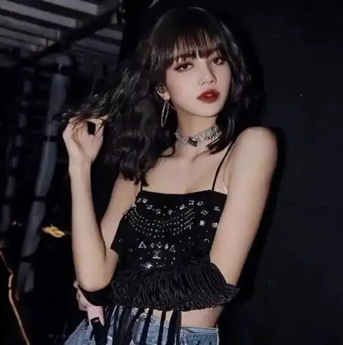 blackpinklisa晒泳装照被指与lvhm三公子在希腊约会