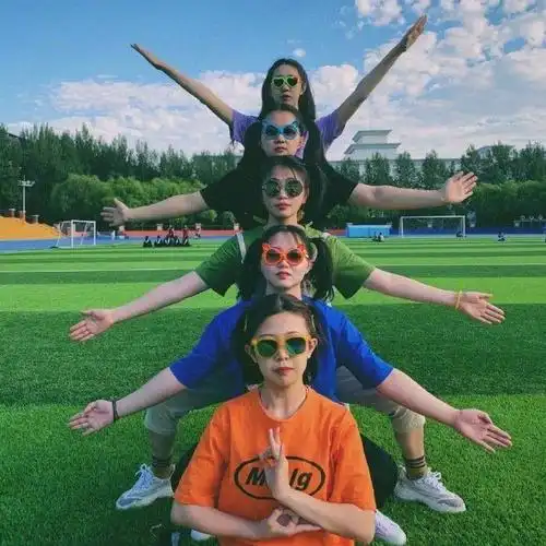 解锁拍照新姿势快叫上你的姐妹一起拍