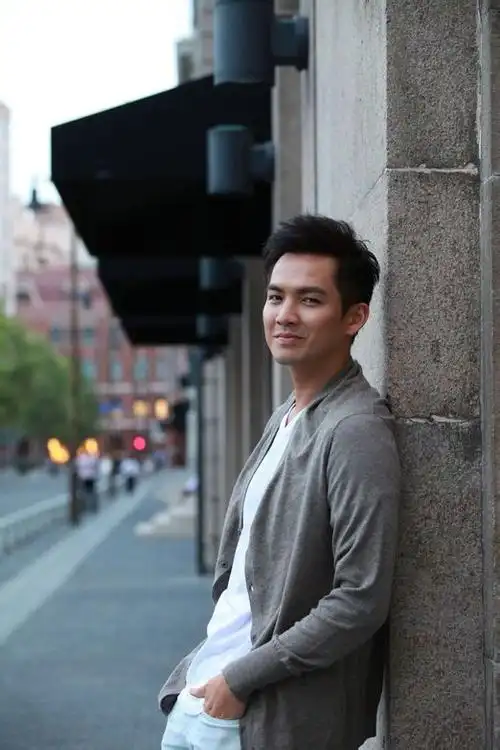 小哇钟汉良何以琛男神