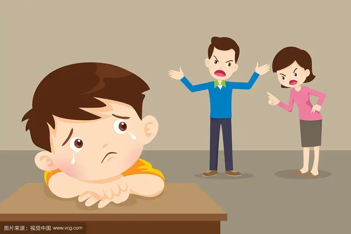 伤心的孩子跟生气的爸爸妈妈吵架