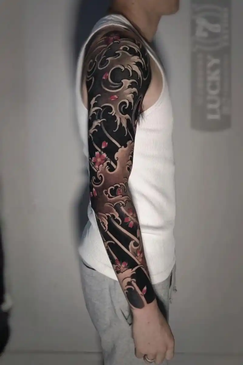 浪里个浪 98 焕然一新94老传统樱花臂 94坐标:上海67【lucky7