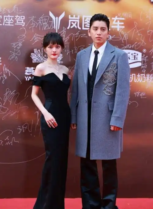 王一博裤子开线,淘票票秒删获奖名单|张子枫|周冬雨|综艺节目|大陆