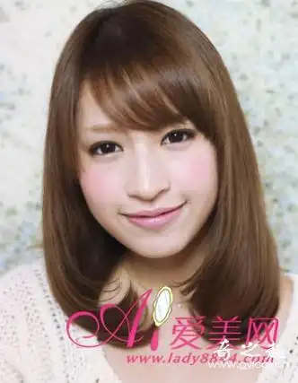 冬日甜心派 直发梨花头吸睛大法_发型 - 爱吃糖