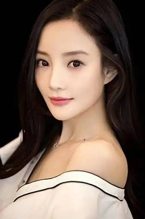 这一次,"风流美娇妻"李小璐,已经和弟弟们走向登峰造