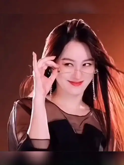 网红歌手唐艺演唱歌曲么么哒