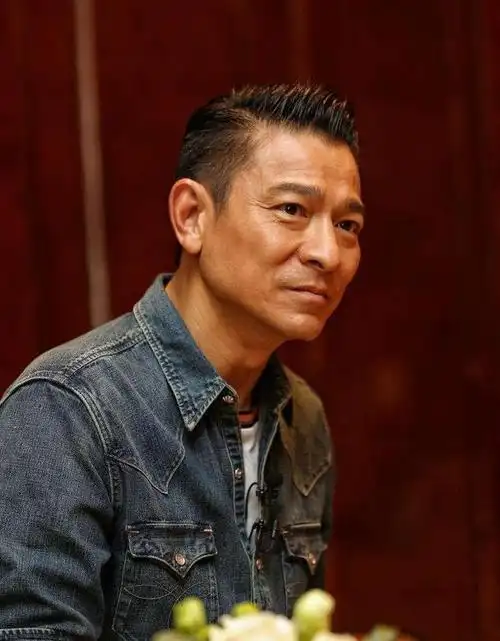 59岁刘德华也老了刘嘉玲发文为他庆生变老变黑魅力不减当年