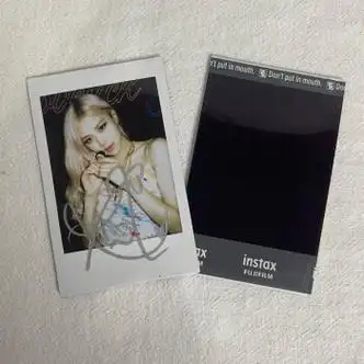 博桐梦blackpink朴彩英rose笔签名拍立得 朴彩英签名照周边签 1