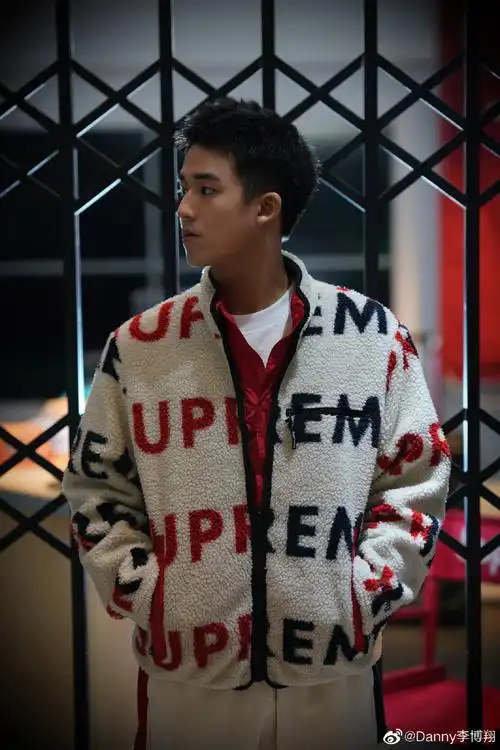 今天是休息日,但是日常的学习还是要有的,学习之前看看@李博翔 开心一