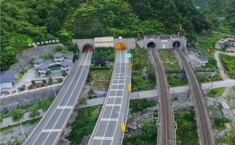 其它 伟大的祖国,伟大的工程. 写美篇终南山公路隧道: 线路全长18.