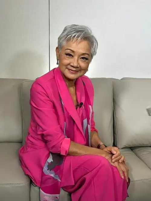 叶丽仪罕提12岁患癌孙子,坦言很担心他的未来!